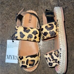 ✨BRAND NEW WITH TAG!✨
Myra Leopard Print Espadrille Sandals - Isotope Size 8